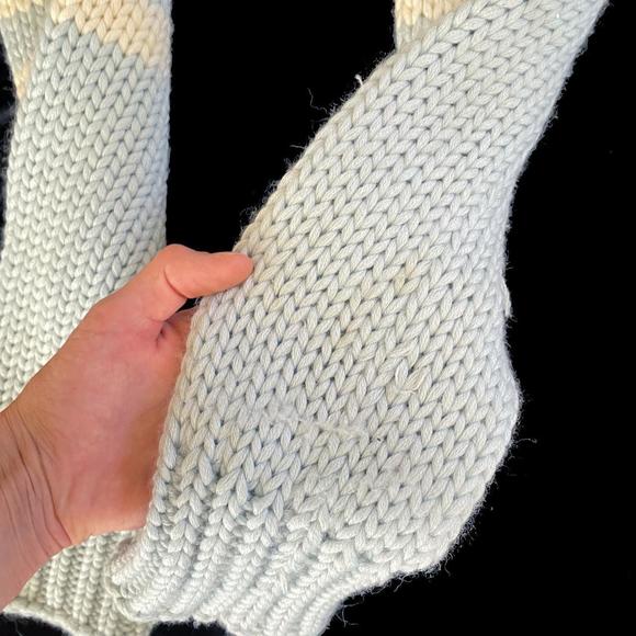 Pale blue knit legwarmers by FAL NY - Picture 6 of 6